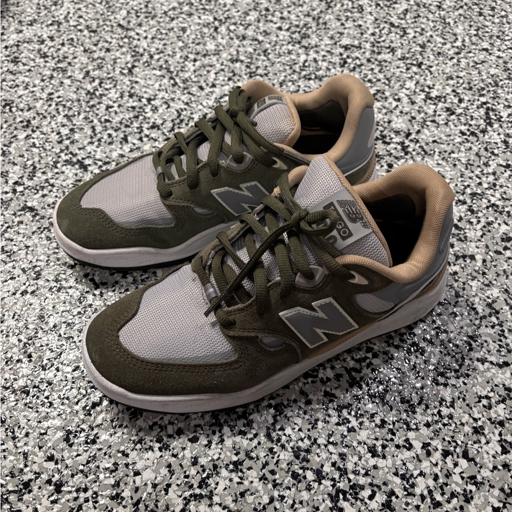 New Balance Green and Gray Retro Sneakers